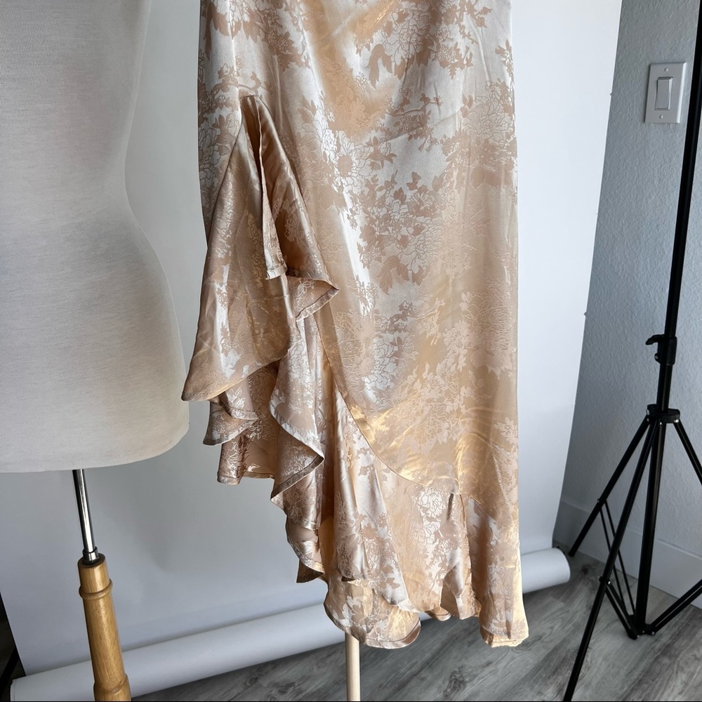 SOLD ❌ CREAM HIGH SLIT RUFFLED SKIRT NWOT - Picture 2 of 4